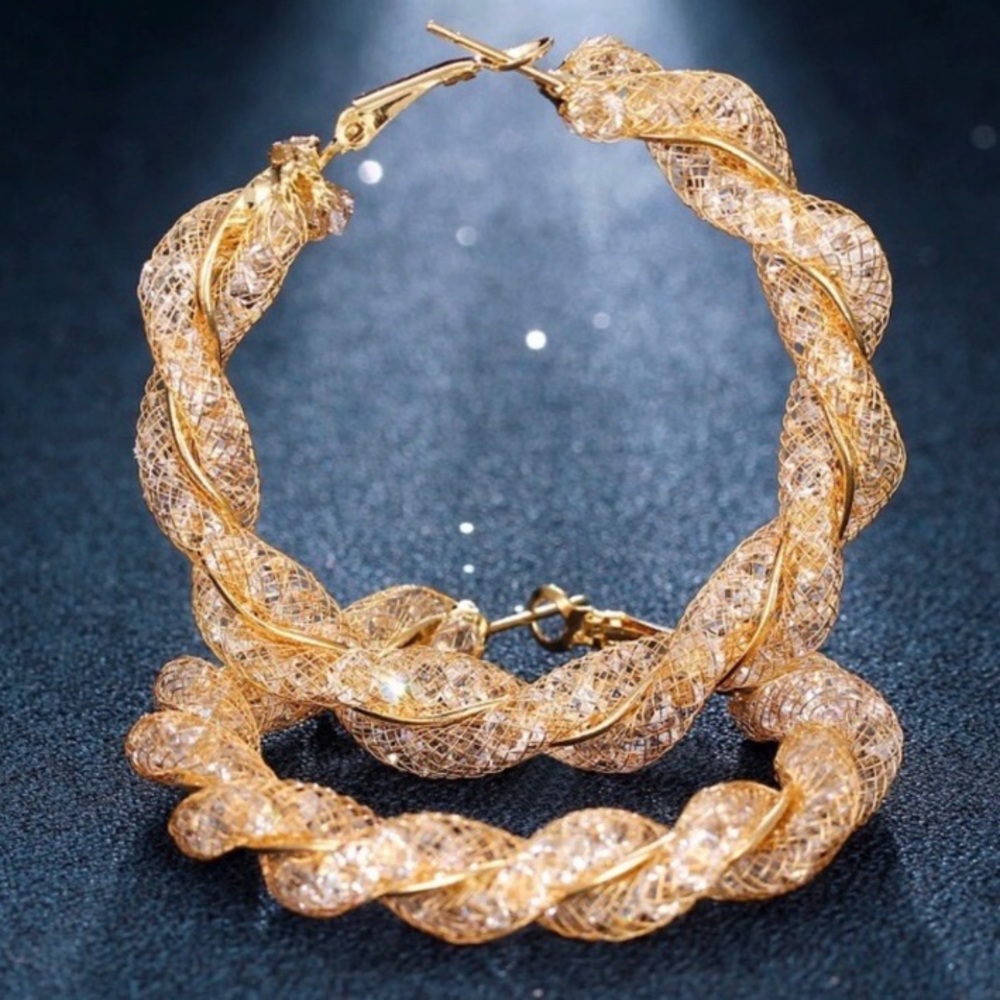 NWOT gold plated shiny earrings - Picture 3 of 4
